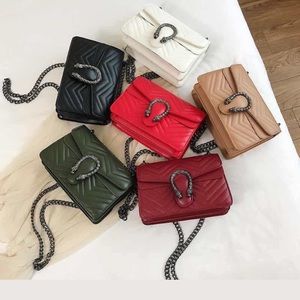 Fall Shoulder Bag w/Black Chain